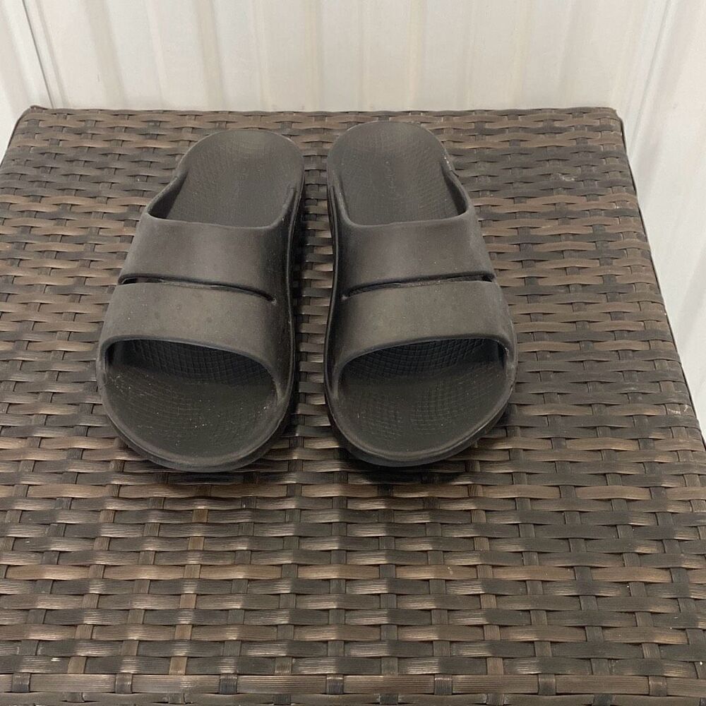 Oofos Sandals Mens size 11
